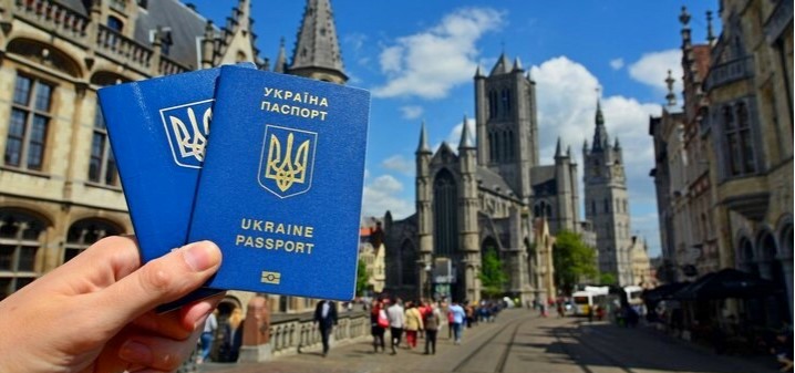 Легалізація перебування українців в Польщі 2025
